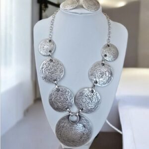 collar madea